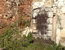 Гусь Железный. Загадочная дверь в крепостной стене окружающей усадьбу Баташова. Фотосъёмка - август, 2005 г.
